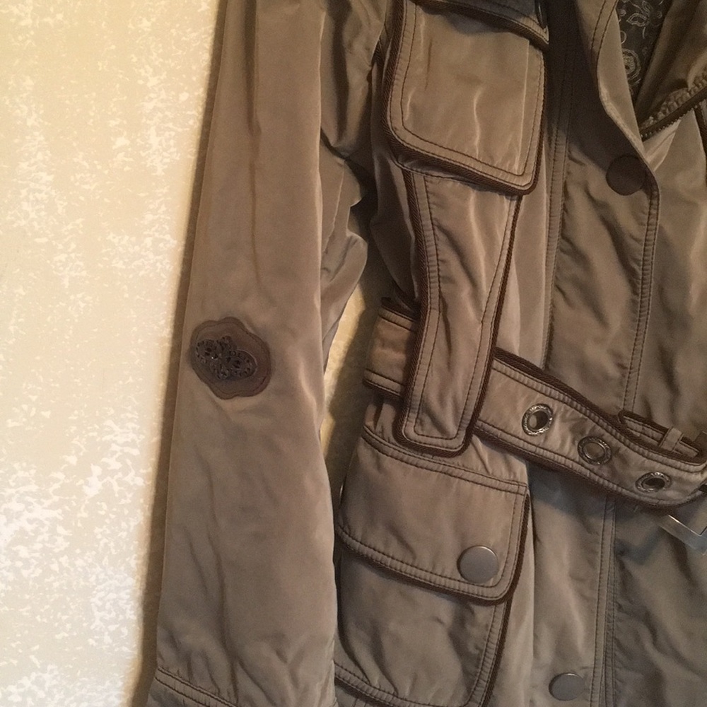Coat - Picture 4 of 6